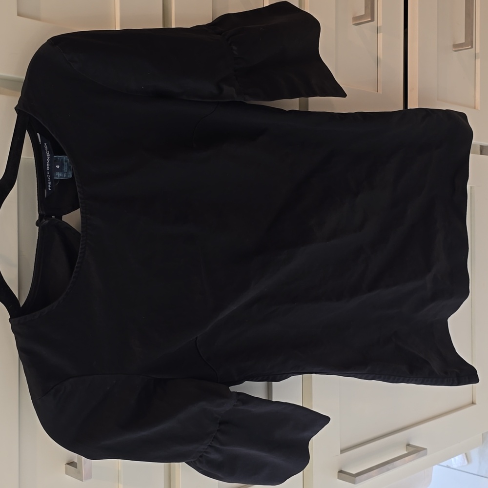 French Connection, 3/4 Bell Sleeves, Beautiful  peep hole in the back. Sz 4